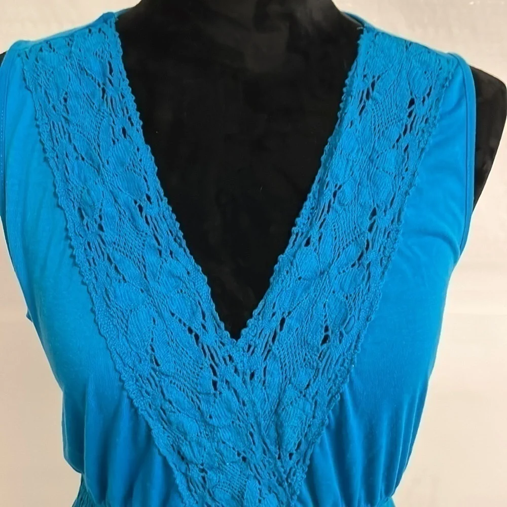 SLEEVELESS turquoise dress from Avon. Size small - Picture 2 of 7